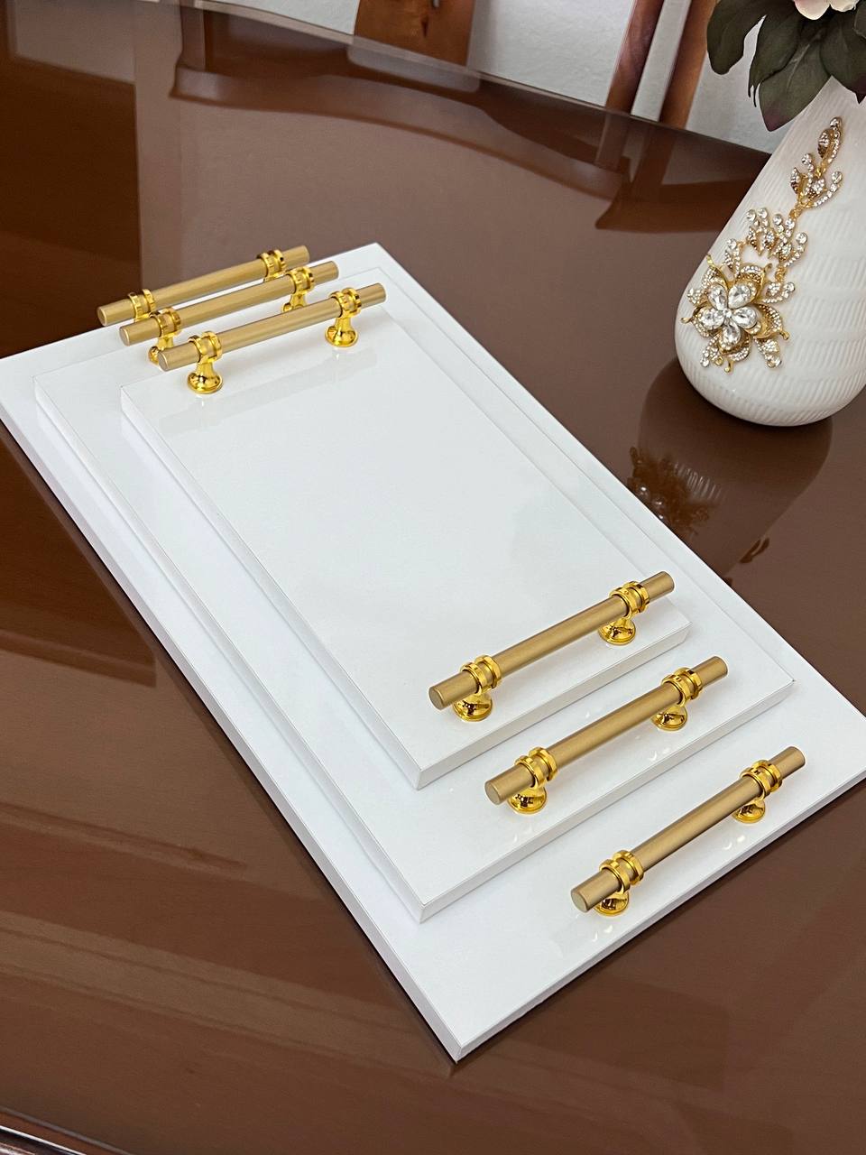 طقم التقديم