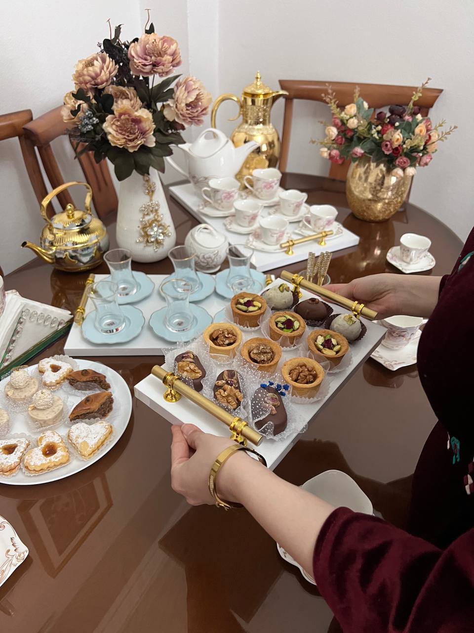 طقم التقديم